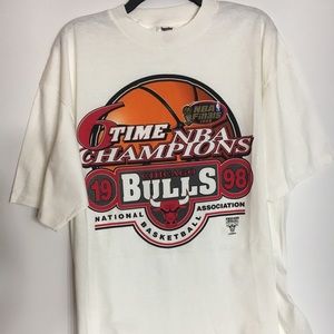 Chicago Bulls championship T-shirt size XL